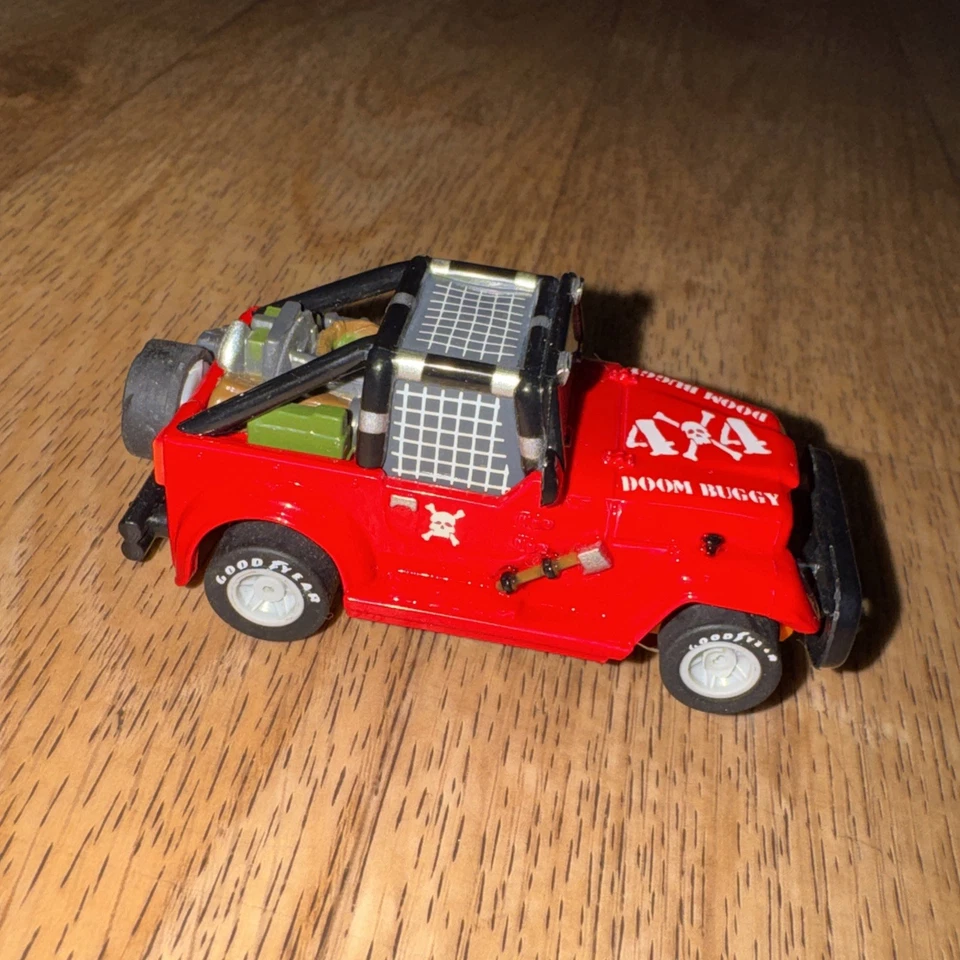 MICRO SCALEXTRIC MR1 DOOM BUGGY JEEP WITH HEADLIGHTS 1:64 SCALE TYCO SLOT CAR - Image 1 of 4