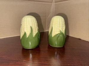 Vintage Shawnee Pottery Corn Salt Pepper Shakers USA With Original Cork Plug - Picture 1 of 4