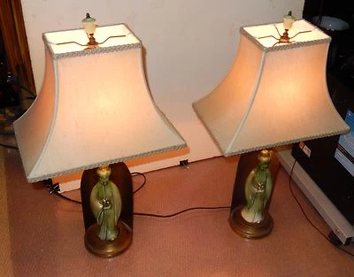 PAR DE LÁMPARAS CHINAS GEISHA NIÑA PORCELANA ESMALTADA VAN BAALEN CELADON 1946   Foto 1 de 4