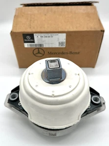 Mercedes M-Class (2012–2016) Engine Mount Left Side A1662406017 Genuine - Picture 1 of 4