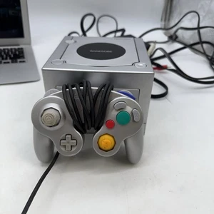 Nintendo Game Cube Platinum Silver Console Complete Tested - Picture 1 of 10