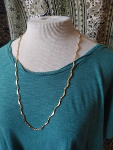 Vintage gold tone metal crescent chain 30" necklace - Picture 1 of 6