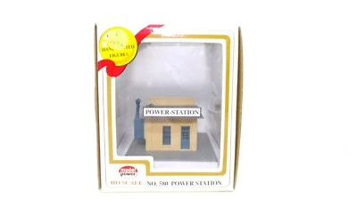Model Power HO Power Station Lighted Train Built-Up Building w Figures No 580 - Image 1 of 4