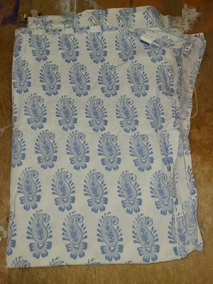 Sábana plana Pottery Barn Teen "Blue Paisley" Twin XL Foto 1 de 3