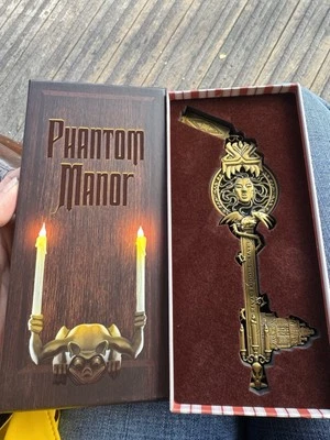 Phantom Manor LE 1992 Disneyland Paris DLP DLRP Jumbo Key Disney Haunted Mansion - Image 1 of 4