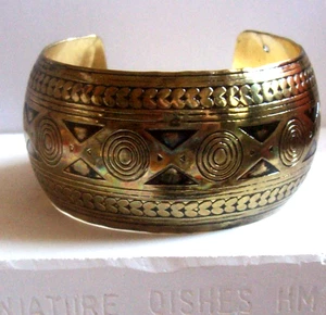 Vtg Solid Brass Stamped Etched Cuff Bracelet Gypsy Boho SW  1 1/4 " Wide - Picture 1 of 3