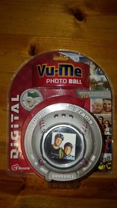Vu-Me Digital PhotoBall Decoration Frame Displays Up to 70 photos NEW - Picture 1 of 5