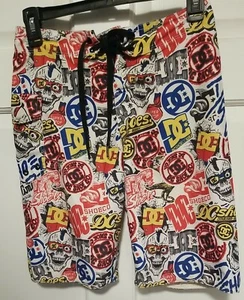 DC Shoe Co Graphic Skull Comics Pocketed Board Short Boy’s Size 12 26" VGC - Picture 1 of 3