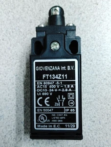 GIOVENZANA FT134Z11 SAFETY LIMIT SWITCH ROLLER PLUNGER NEW!! QUANTITY!! WOW!! - Picture 1 of 2