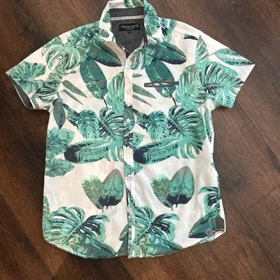 Men’s Free Planet White Graphic Print Button Down SS Shirt - Size M (1084) - Image 1 of 3