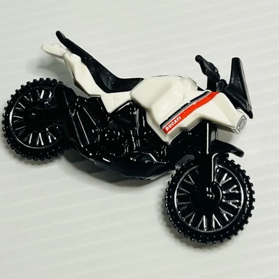 Hot Wheels Ducati Desert X HKG32 S04 2023 Mattel 1:64 HW Moto 1/5 - Image 1 of 4