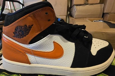 Air Jordan 1 Mid Shattered Backboard Sz 11 Price Negotiable  - Image 1 of 4