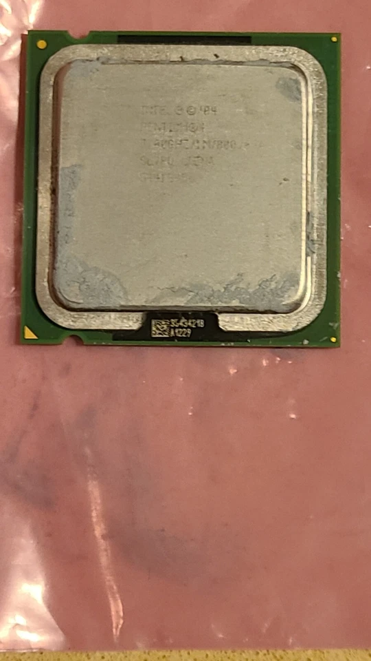 Intel SL7PU Pentium 4 3.0GHz 1MB 800MHz Desktop Processor Socket LGA775 - Image 1 of 1