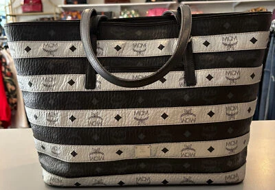 Bolso de Mano MCM Spot Viseto Negro + Plateado Metálico Mediano Foto 1 de 4