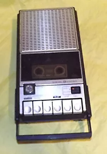 Grabadora reproductor de cinta de casete vintage GE General Electric 3-5105 sin probar - Imagen 1 de 3