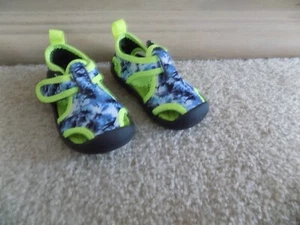 OshKosh B'Gosh Toddler Boy's Aquatic Water Shoe Size 4 - Picture 1 of 2