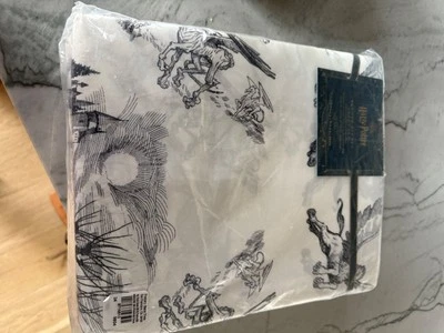 Harry Potter Pottery Barn Etched Scenes XL Twin 3 Piece Sheet Set NWT - Image 1 of 4