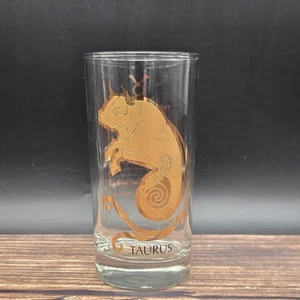 Vaso de vidrio MCM Zodiac Taurus dorado astrología barware vintage - Imagen 1 de 4