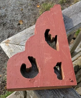 Ménsula Borgoña Ornamentada Una Pieza Madera Salvamento Arquitectónico Abt 16"x10"x2" Foto 1 de 4