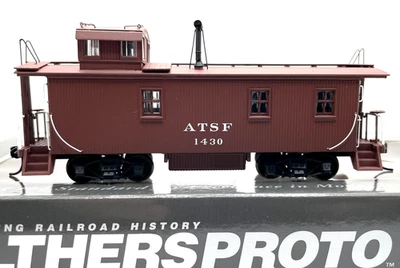 HO WALTHERS PROTO 920-103203 30' WOOD CABOOSE SANTA FE ATSF # 1430 - Image 1 of 2