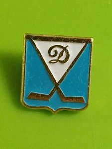 Moscow Dynamo Ice Hockey Pin Badge 2 Sports Memrobelia - Picture 1 of 2