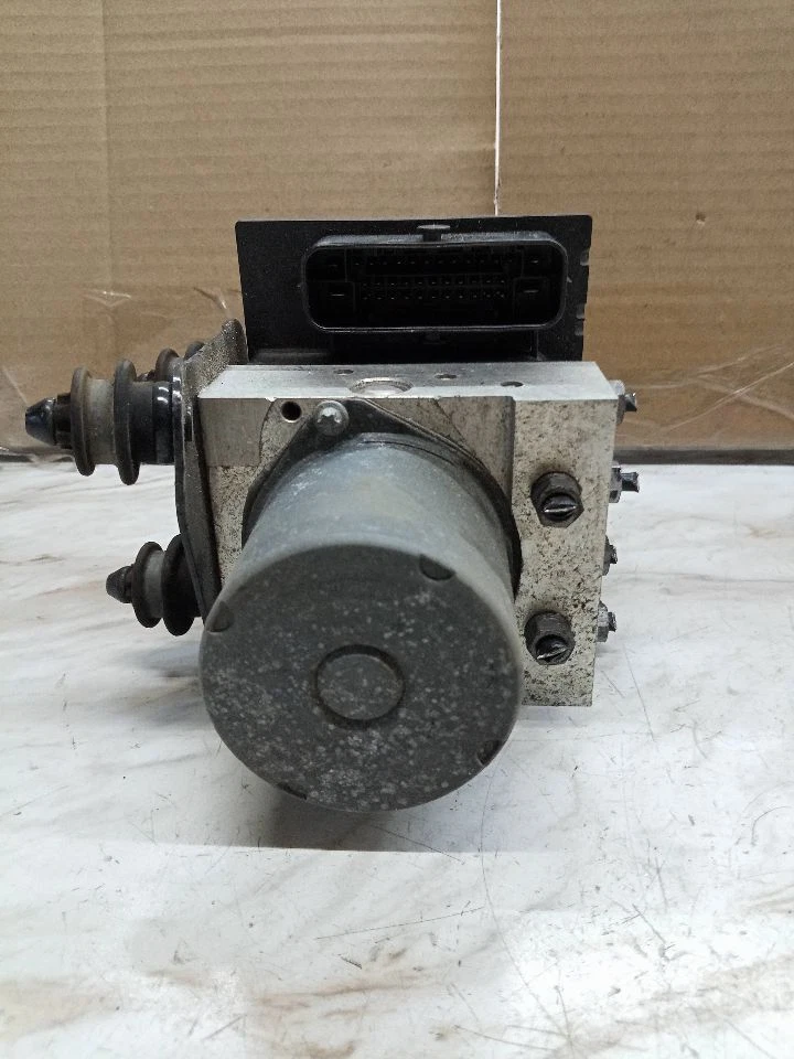 Used ABS Pump and Motor Assembly fits: 2012 Audi A4 Assembly AWD Quattro electro - Image 1 of 4