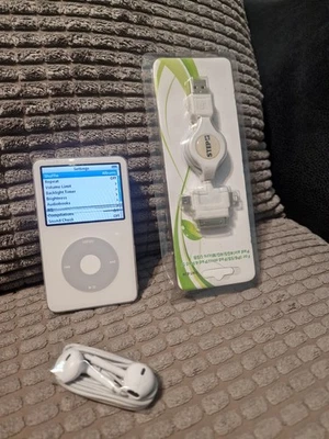 ipod  a1136 60gb white  , with accessories.  see Description. K1 - Image 1 of 4