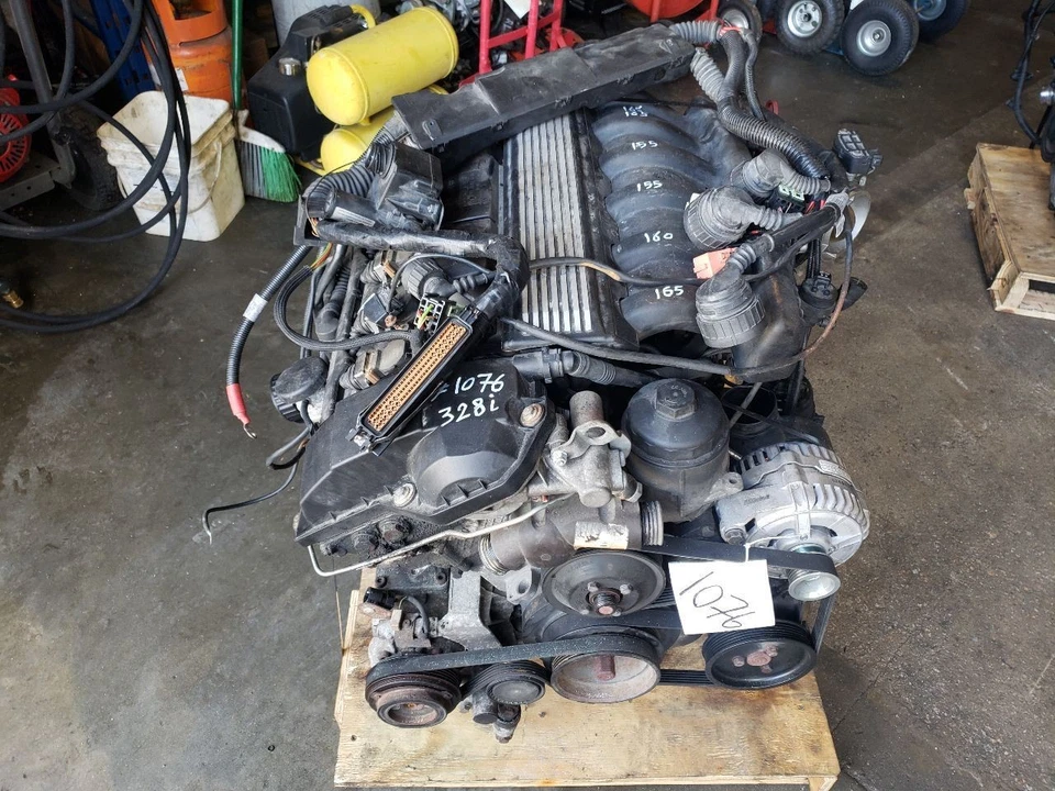 Motor M52B28 - BMW 328I E36 1999 convertible manual 2,8 L - 96-99 OEM Foto 1 de 4