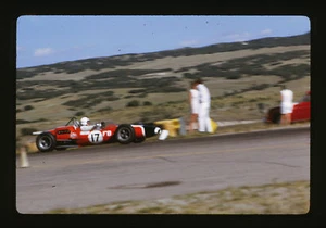 Original 1969 Kodachrome 35mm Dia - Rennwagen #17 - Bild 1 von 3