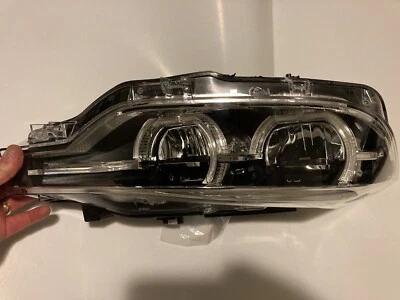 2018-2019 宝马 330i xdrive RT 车头灯 全新 oe 带自适应 带黑色饰边  — 第 1/4 张图片