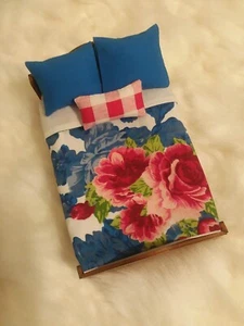 Dollhouse Miniature Full Size 1:12 Scale Floral / Check Comforter Set Multicolor - Picture 1 of 6