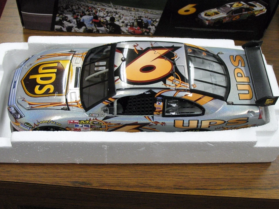 David Ragan NASCAR 1:24 Die Cast #6 UPS 2010 Fusion Flashcoat Silver 1/412 - Image 1 of 4
