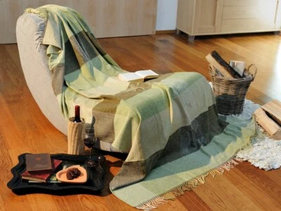 Tagesdecke Kuscheldecke Decke Überwurf Plaid Wohndecke 150x165cm mit Fransen - Bild 1 von 2