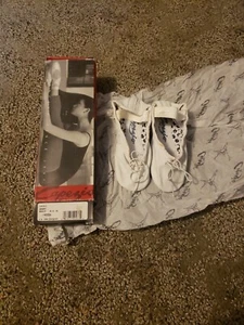 Capezio  Daisy Ballet Shoe 205T size 8.5 N white - Picture 1 of 4