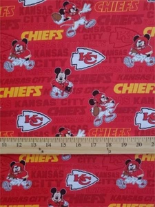 Tela 100% Algodón NFL Kansas City Chiefs, FÚTBOL MICKEY MOUSE/Vendido por Yarda - Imagen 1 de 1