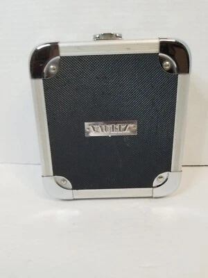 Cartera/estuche Vaultz bloqueable 24 CD/DVD - SIN LLAVE. 10 juegos PS3 gratis Foto 1 de 4