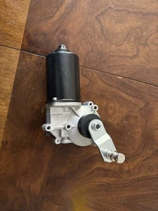 For Cadillac SRX 2004-2006 Windshield Wiper Motor - Picture 1 of 3
