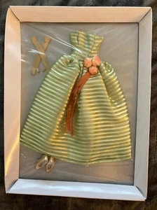 Tonner Tiny Kitty Puppenoutfit - Dancing Stripes - 2014 grünes Kleid T14KTOF02 - Bild 1 von 7