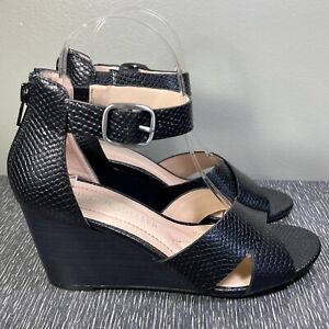 Andrew Geller Women's Bryana Wedge Sandals Snakeskin Pattern Black Size 7