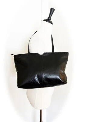 Bolso de hombro Latico de cuero genuino con cremallera negro brillo o acabado esmaltado Foto 1 de 4