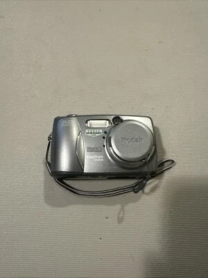 Kodak EasyShare DX4530 5.0MP Compact Digital Camera - Image 1 of 4