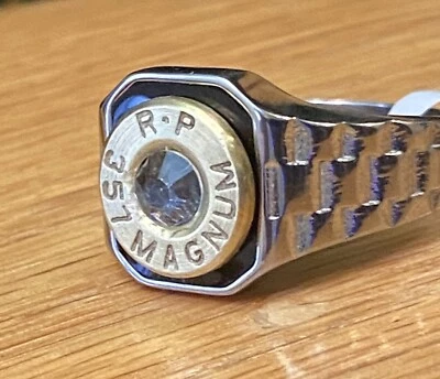 Anillo texturizado con carcasa de bala de latón Remington 357 Magnum talla 11 con cristal Foto 1 de 4