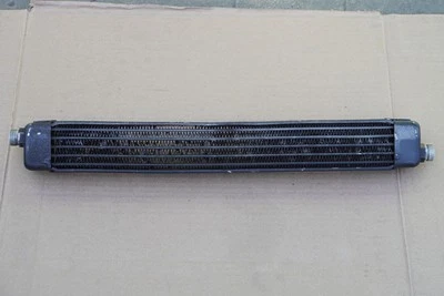 Enfriador de aceite OEM BMW E30 325i M20b25 1719179 325i 325ic 325ix 325is Foto 1 de 4