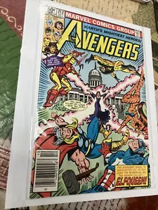 Avengers #212 Marvel 1981 1st ElfQueen Appearance - Picture 1 of 7