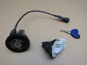 Piaggio Vespa GTS 125 Supersport 2019 8,313 miles ignition switch & key (14659) - Picture 1 of 8