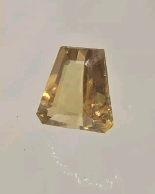 Beauty! 1.06ct 6.1x6x2.8mm VS Oval Cut Loose Natural Imperial Champagne Zircon! - Image 1 of 4