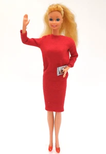 BARBIE MATTEL ANNI '70 - ABITO LONGUETTE ROSSO FUOCO - Foto 1 di 19