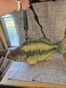 Largemouth Bass Shaped Insulated Beach Pool Purse Tote Cooler Bag - Picture 1 of 6