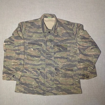 Camisa De Colección Ranger Tiger Rayas Camuflada Con Botones Para Hombre Mediana Regular Verde Carga Foto 1 de 4