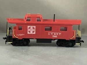 Mantua/Tyco - Santa Fe - Cupola Caboose # 7240 - Picture 1 of 6